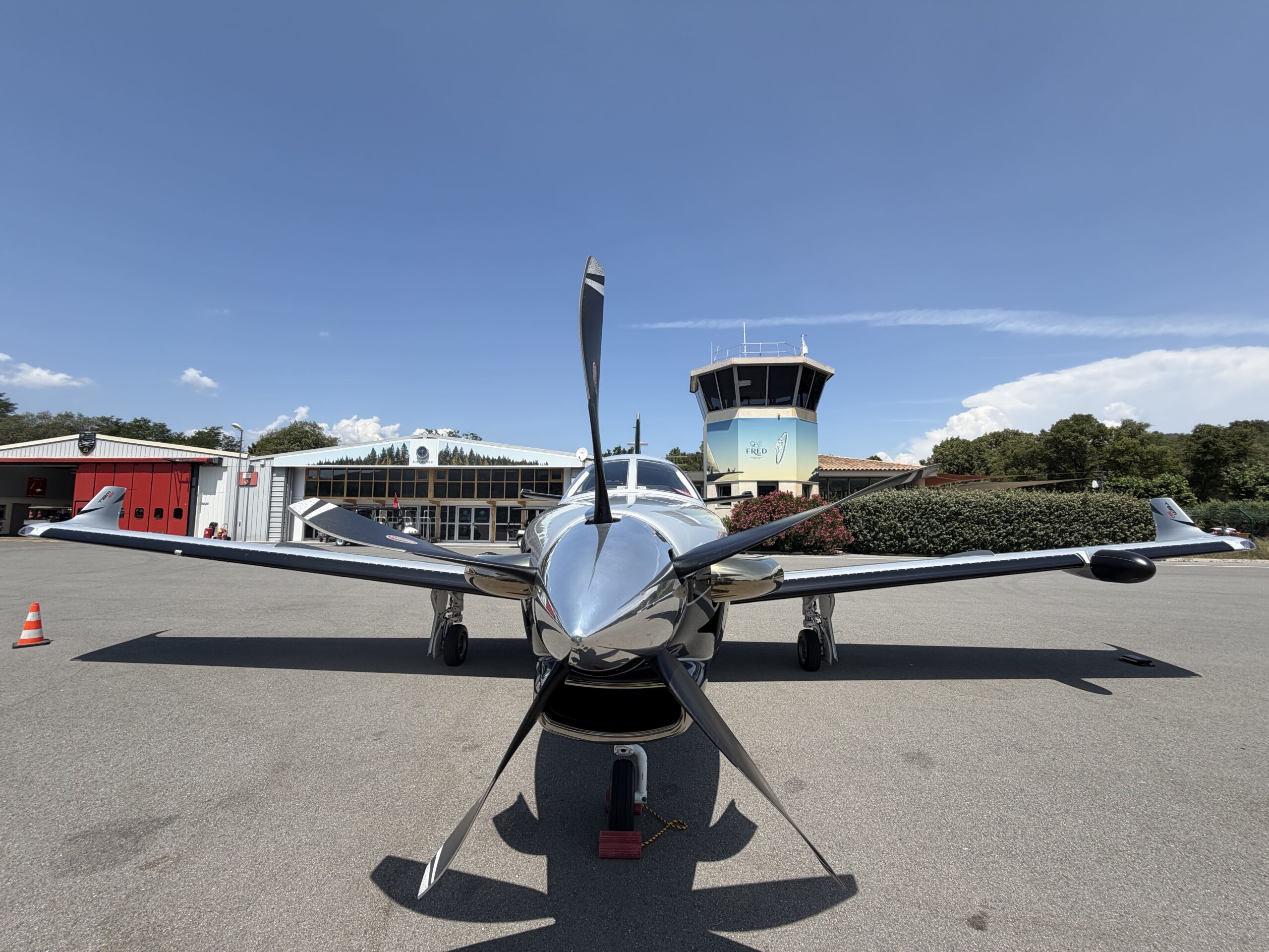 Flugzeug MKM Aviation